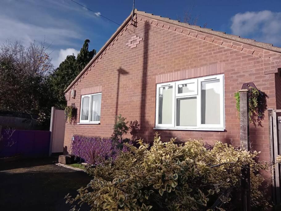 Cosy Bungalow In A Handy Location Market Harborough Kültér fotó